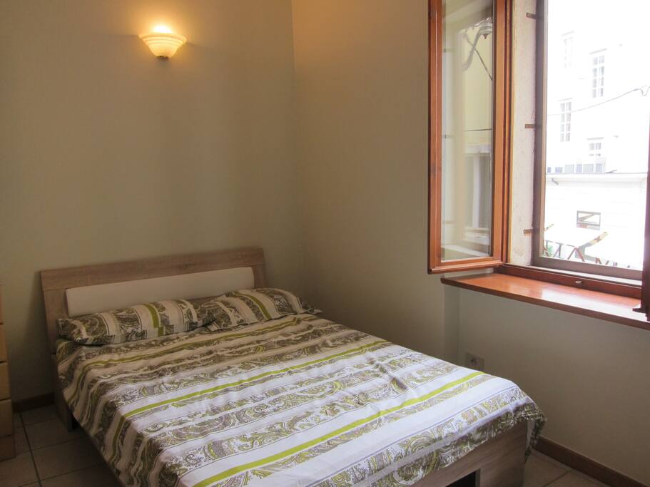1st floor: main room with a double bed & kitchen/dining facilities