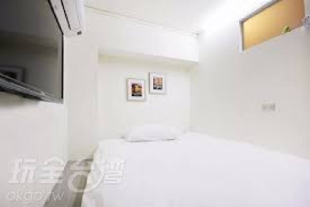 0922-793-920 (直接匯款至住所 , 省手續費喔~)
109背包客房
獨立衛浴,不需和其他人共用
背包客: 平日800元/假日1000元/特殊節日1600元
遠東台北忠孝分行代號: 8050311 ( 直接匯款, 省手續費喔~ )
帳號: 031-004-003-29417