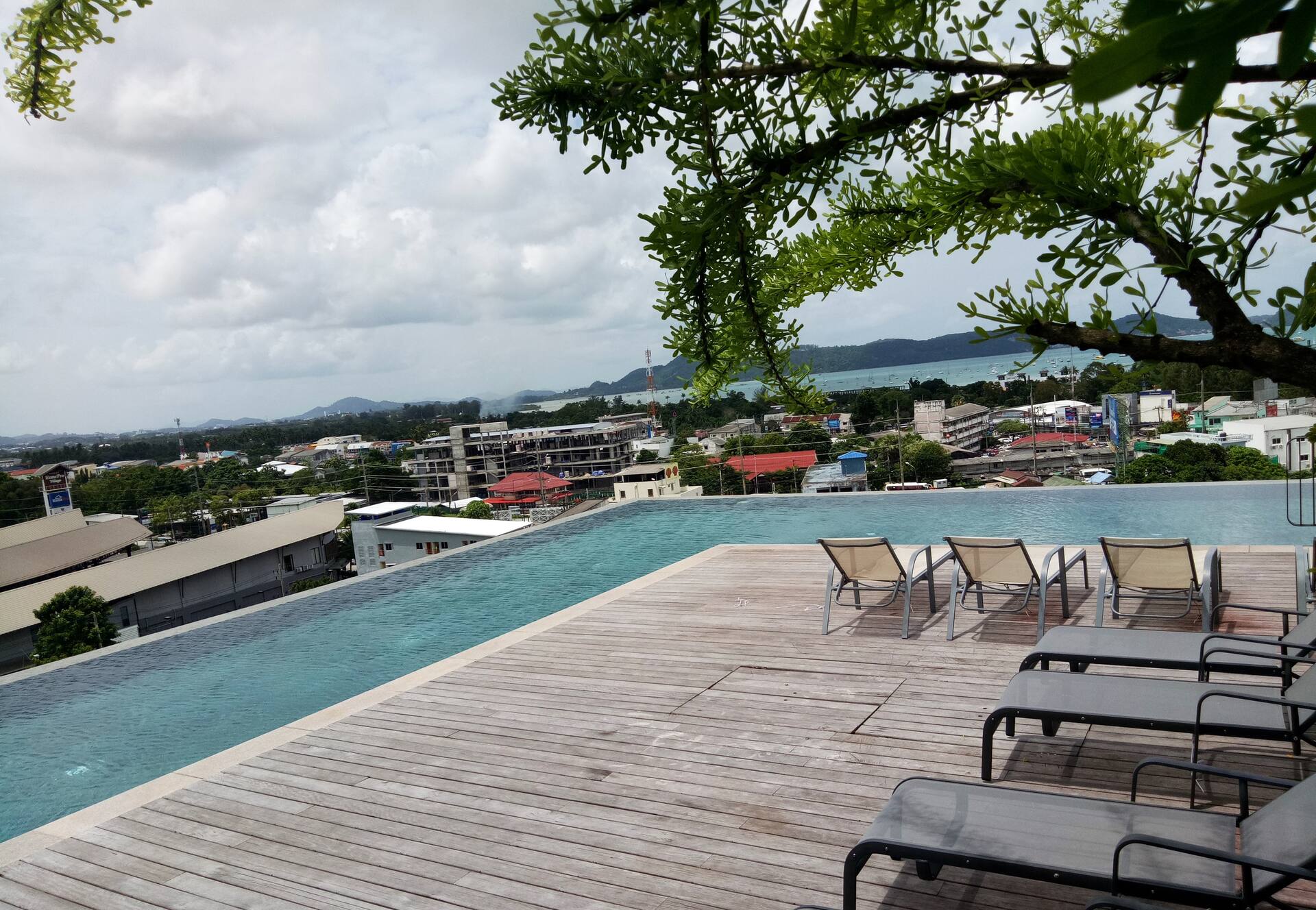 BrandNew condo Seaview Rooftop Pool