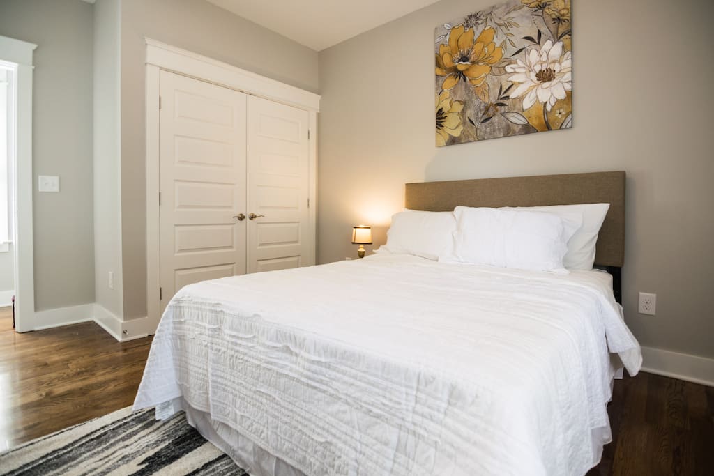 Second bedroom with comfy queen bed