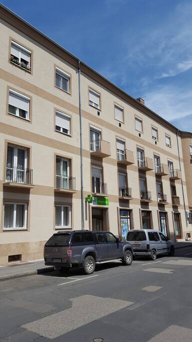 A ház külső homlokzata/Frontage of the house