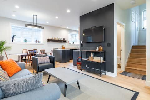 Popular Airbnb listing: Kitsilano Modern Heritage Coach House in Shaughnessy