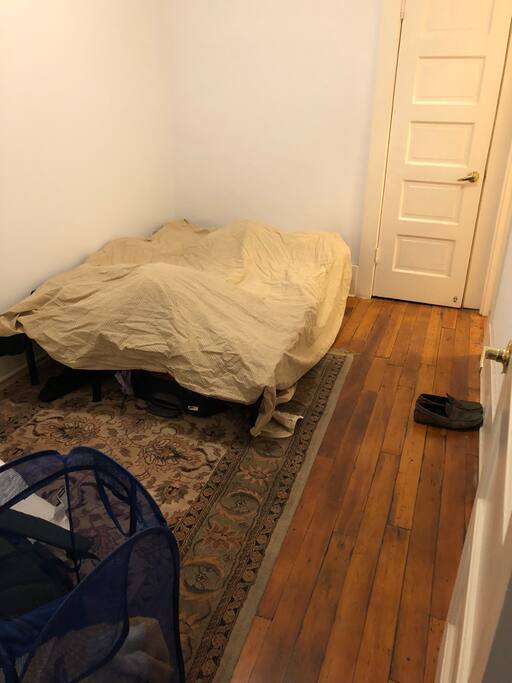 Any extra bags, mattress etc can go in this room