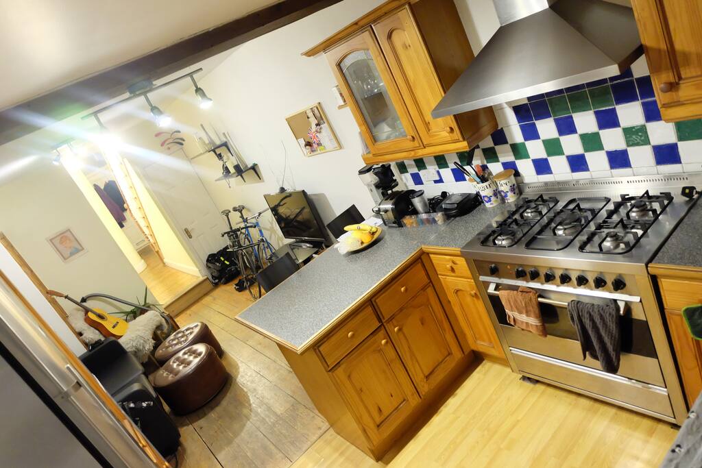 Kitchen/TV lounge