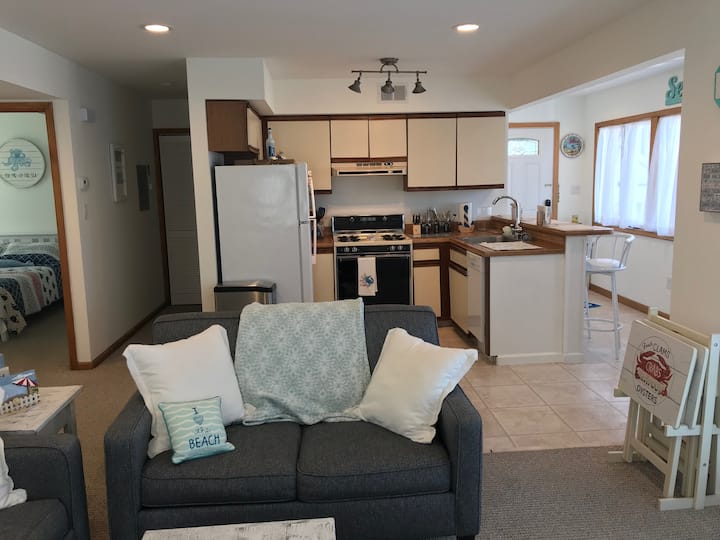 Fantastic 2-bedroom Condo 1 Block From The Beach - Seaside Park, NJ