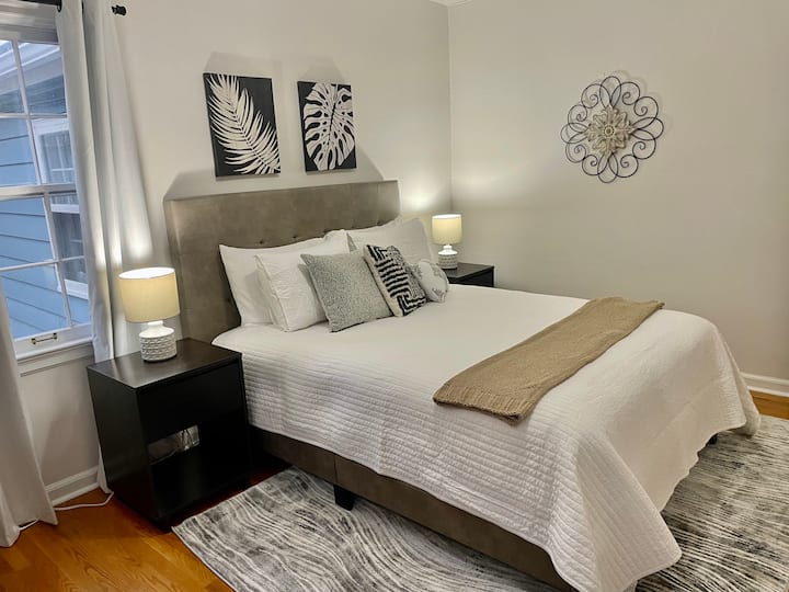 เตียง #2 พร้อมที่นอนแบบมีหมอน