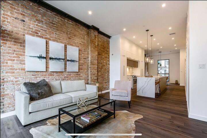 Luxury French Quarter Residence w/Parking- 202