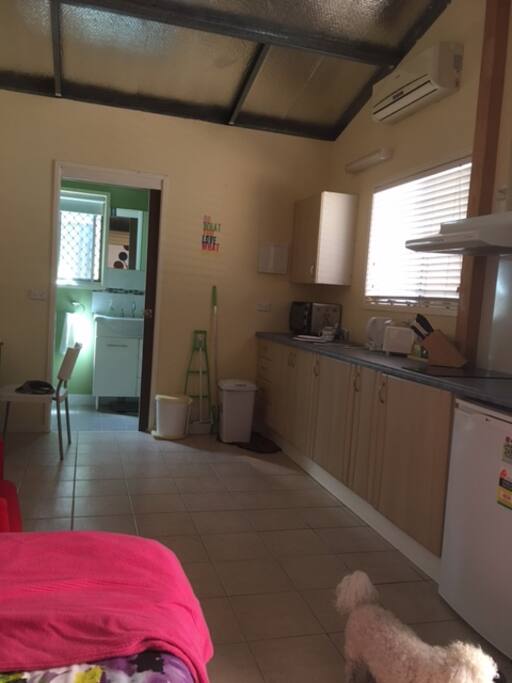 Kitchen Lounge separate bath