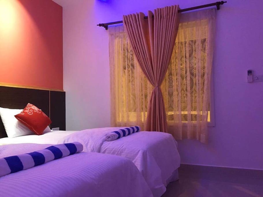 Twin Bed Room