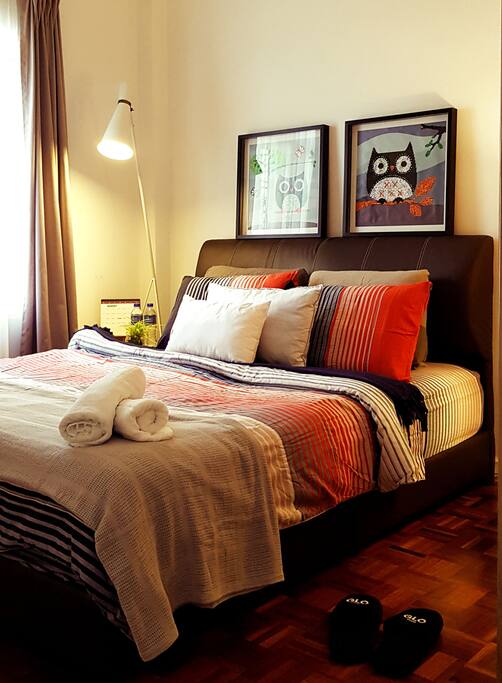 Comfortable Bedroom - private & completed with air conditioned & wall fan.