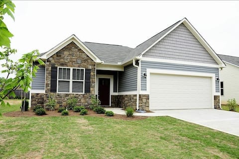 3BR - 3 miles from downtown Auburn