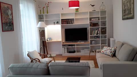 Annonce Airbnb populaire: Charming 90 m2 apartment in city center + garage à Caen