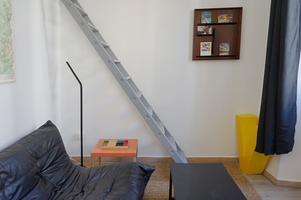 Stairs to the bed