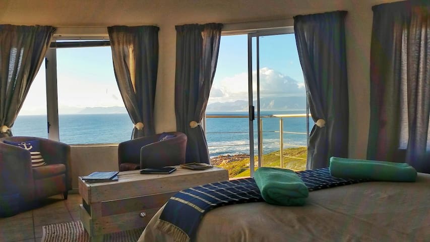 Eco Adrenalin Adventure Lodge 1 Ocean Front Queen