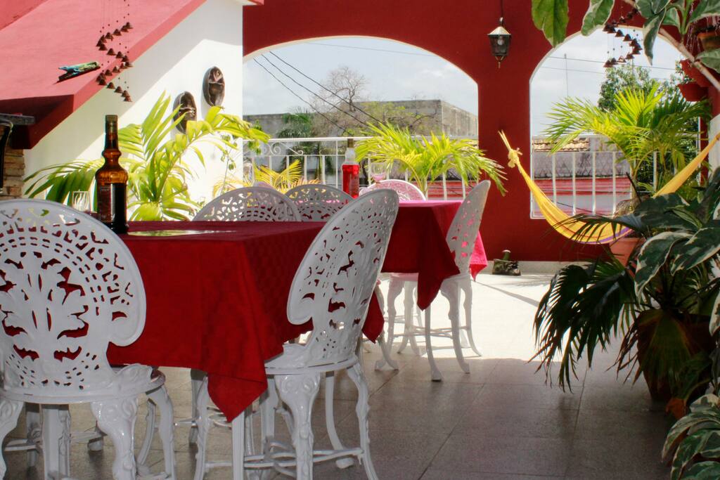 Terraza Hostal Almaguer