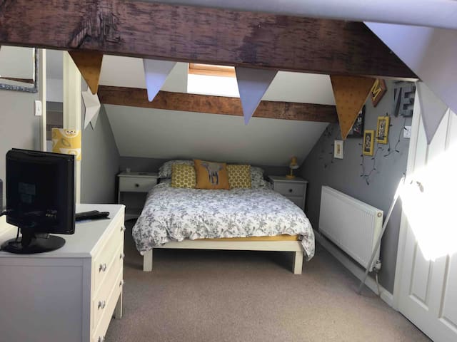 Beautiful Cheshire village known as’Happy Valley ‘