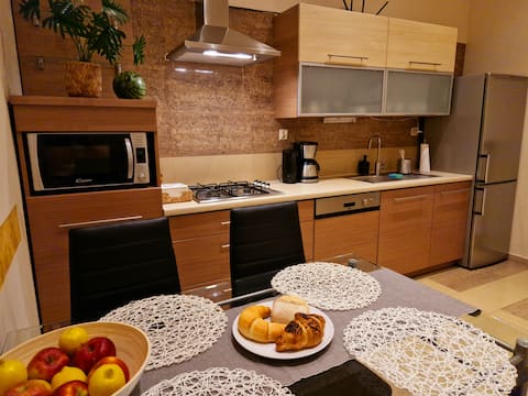 Top Airbnb: The Royal Palace from the 14th century, 125 m² in the very center of the market square in Małopolskie