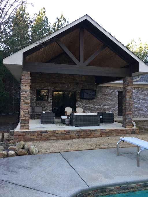 Covered porch area