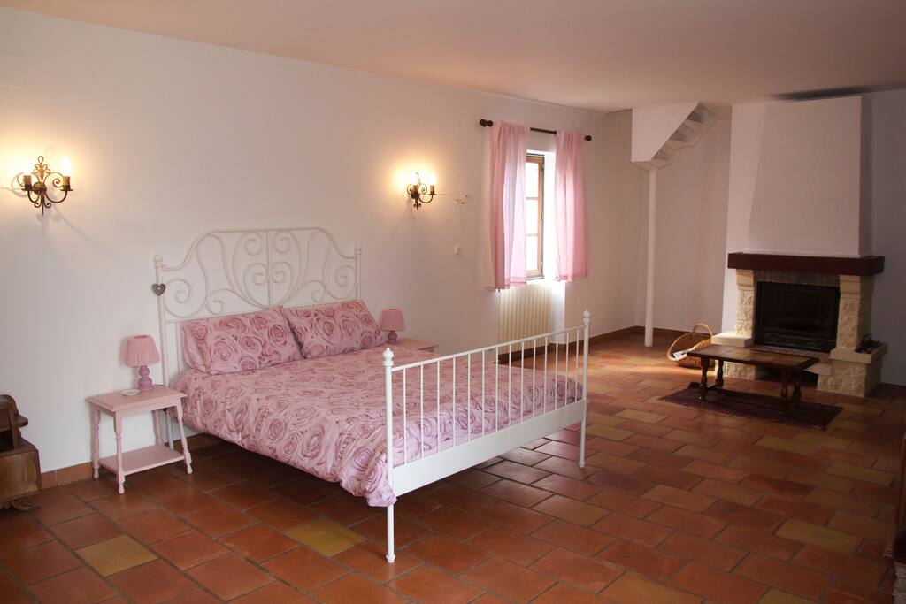 Bedroom 1 - King Size
