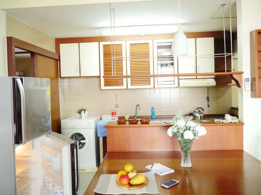 Full-furnish room with basic facilities such as washing machine, kitchen and refrigerator