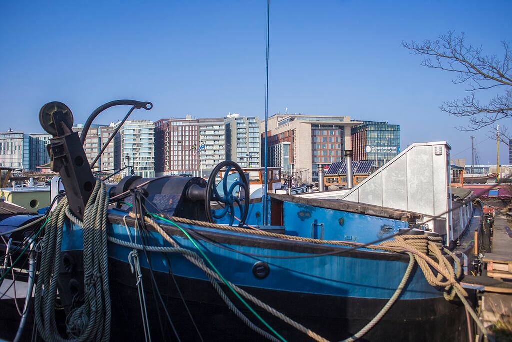 Pretty studio on a ship in the Heart of Amsterdam ...