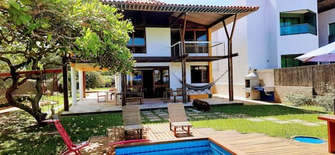 Casa Veraneio on the seashore of Enseada dos Corais