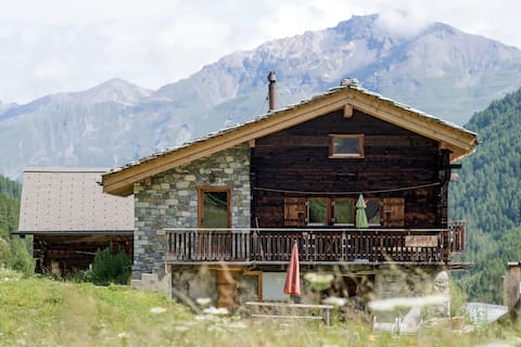 Top Airbnb: Chalet le Ruisseau in Evolène
