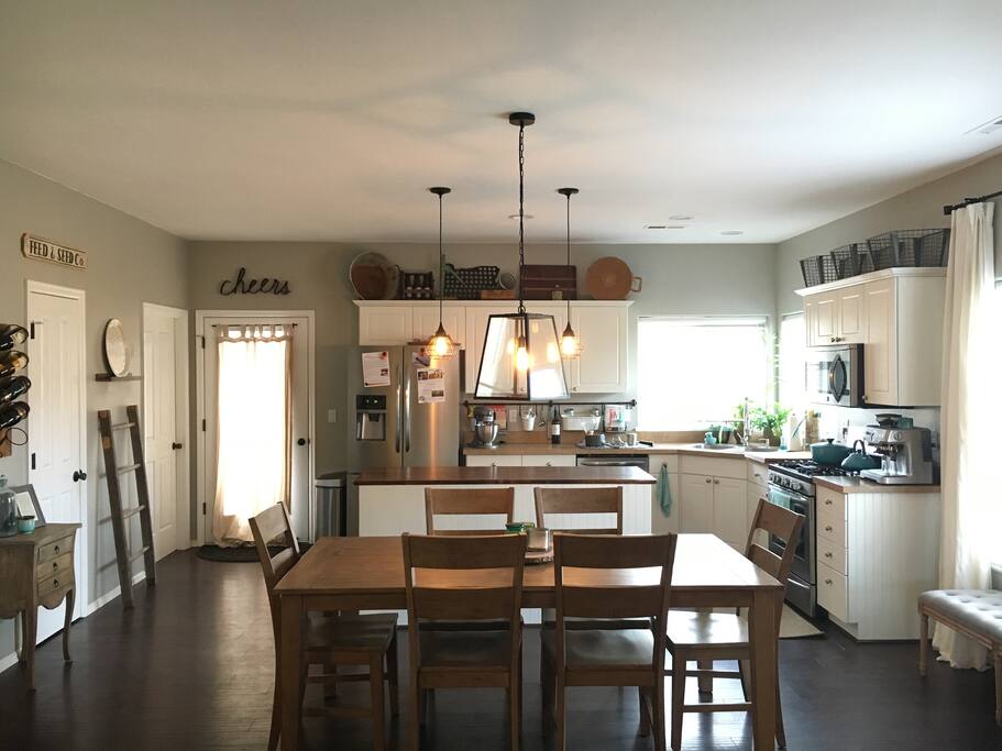 Dining/Kitchen
