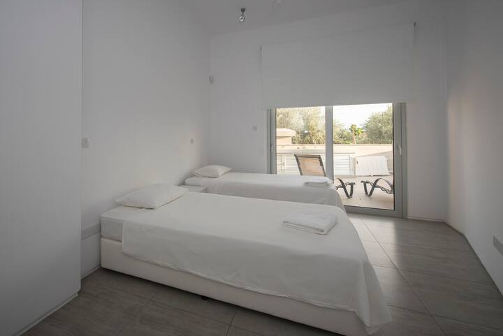 غرفة النوم 2