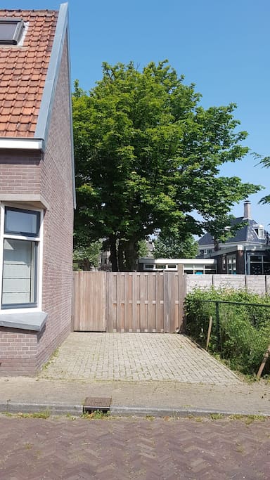 Parking space (entrance is on the other side)