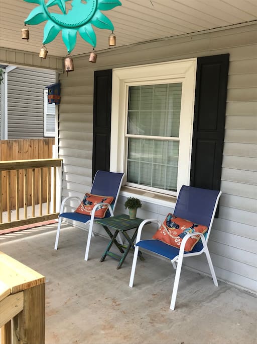 Nice sized front porch with ceiling fan