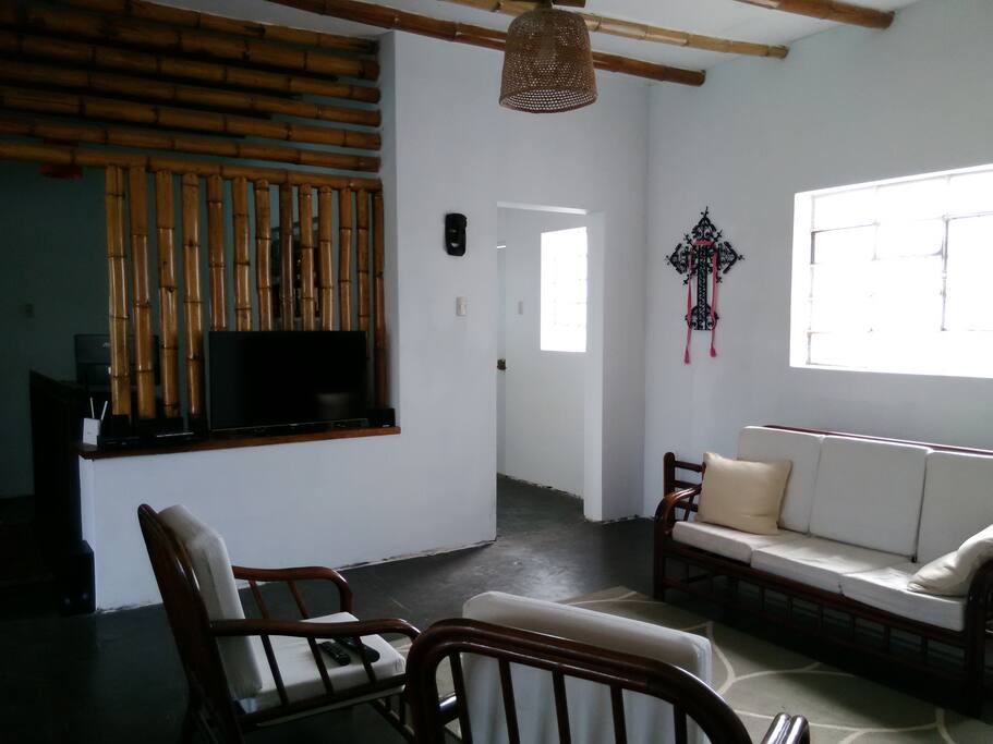 Sala con televisor