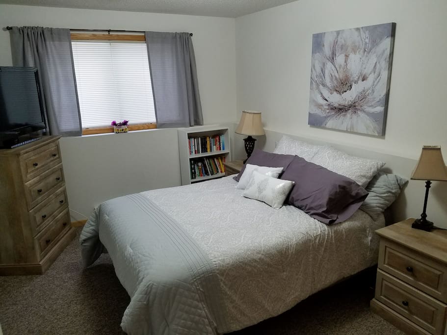 Bedroom #1 - Queen