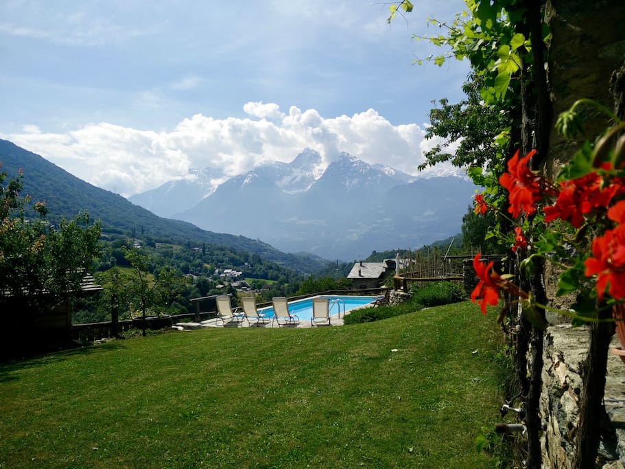 Piscina e giardino