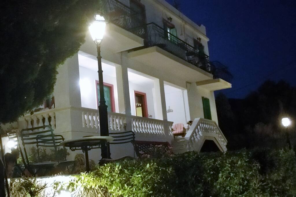 ΕΞΩΤΕΡΙΚΗ ΑΠΟΨΗ (ΒΡΑΔΥ)