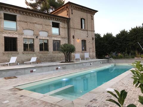Gentili 10 Pers apartment between hills and sea