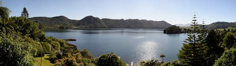 Spectacular Lake Views - Lake Okareka (Sleeps 6)