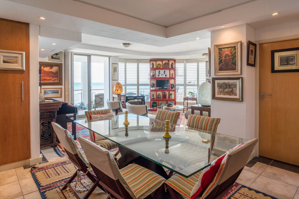 Dining and Lounge