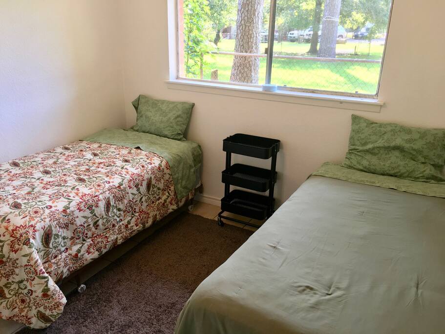 Twin bedroom (although not pictured, there are privacy blinds on all windows)