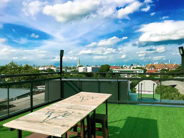 Private Whole House- for Big Group next to MRT!