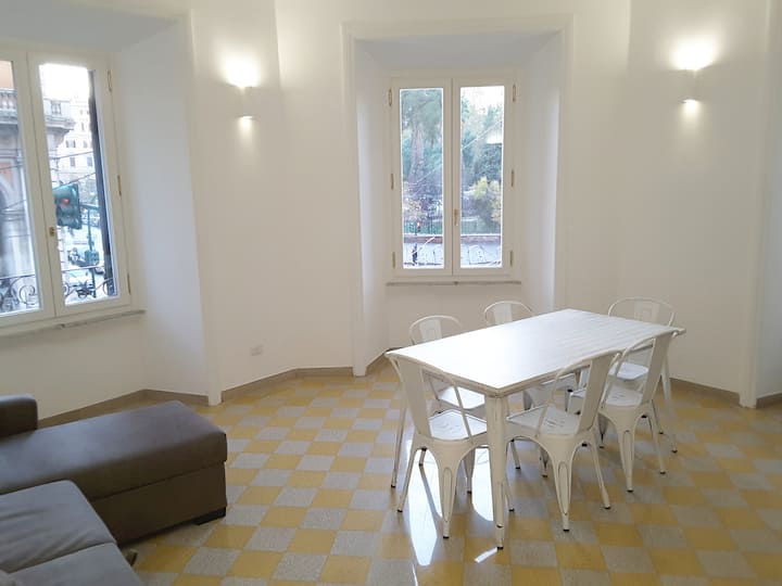 להתארח עם נוף לכיכר