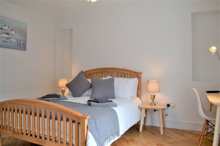 Luxurious three bed in Ballsbridge gallery image 4