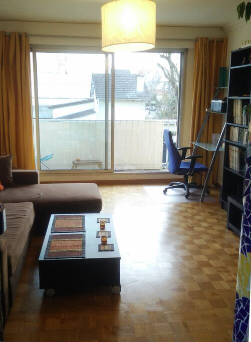 Salon et balcon