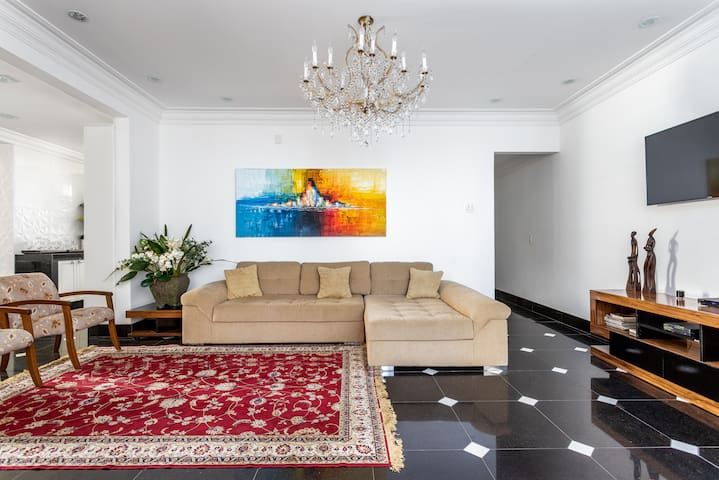 Cinco qtos na Praia de Copacabana gallery image 2