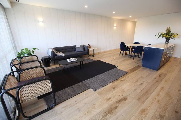 Luxurious 3 Bedroom Apartments gallery image 5