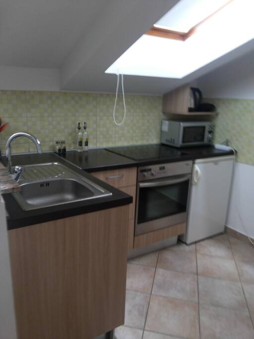 Fully furnished kitchen area