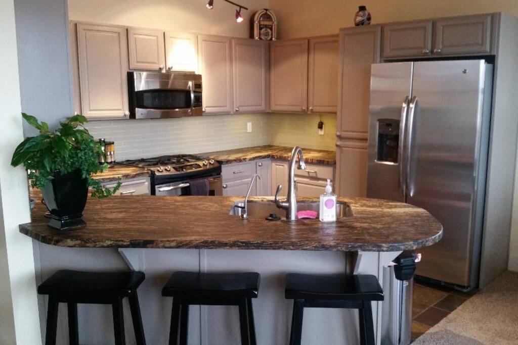 nice kitchen area for meal prep
