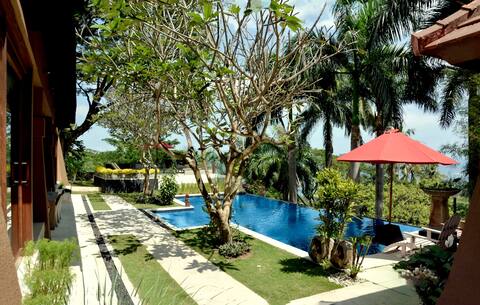Luxurious 3BR Hill-Side Villa with Pool & Sea View