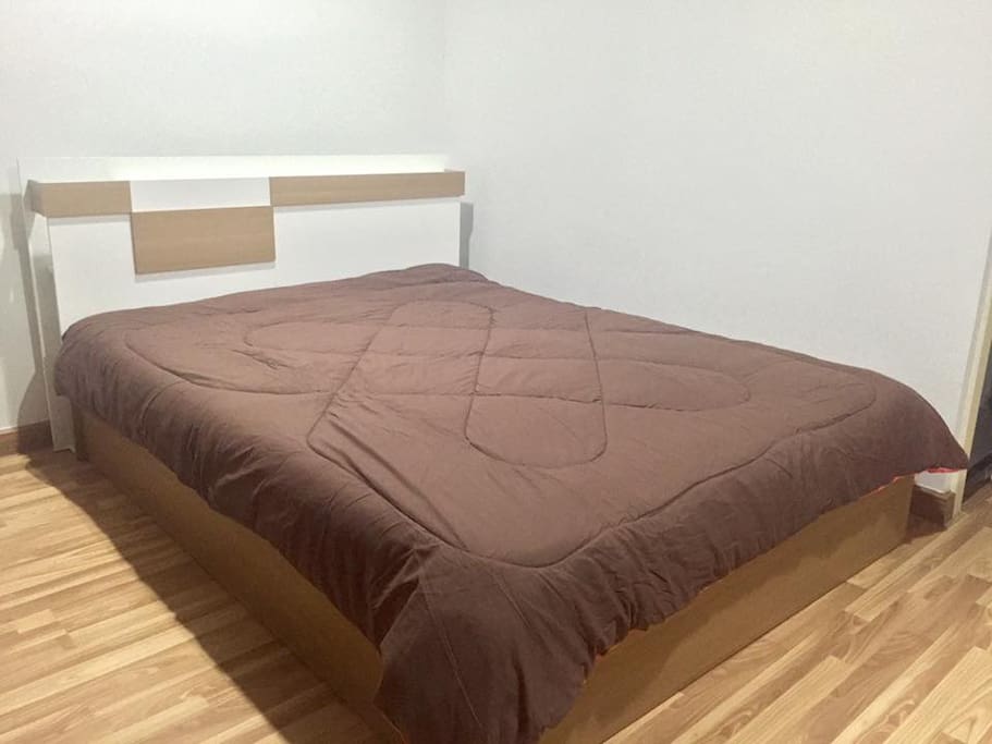 5 feet bed.