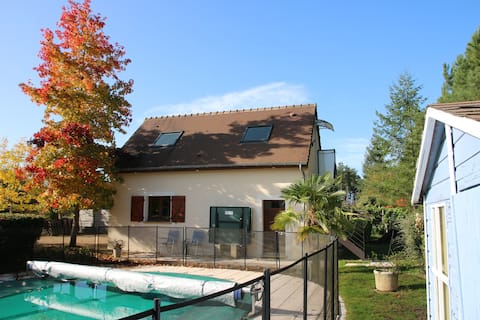 Gîte Aunay, svømmebasseng, Barnum, grill (nær 24 H)